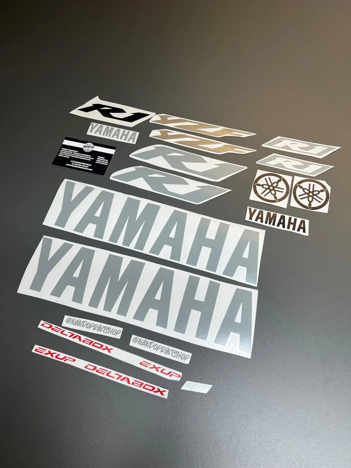 KIT AUTOCOLANTES YAMAHA YZF R1 DELTA BOX (Cores ao gosto)